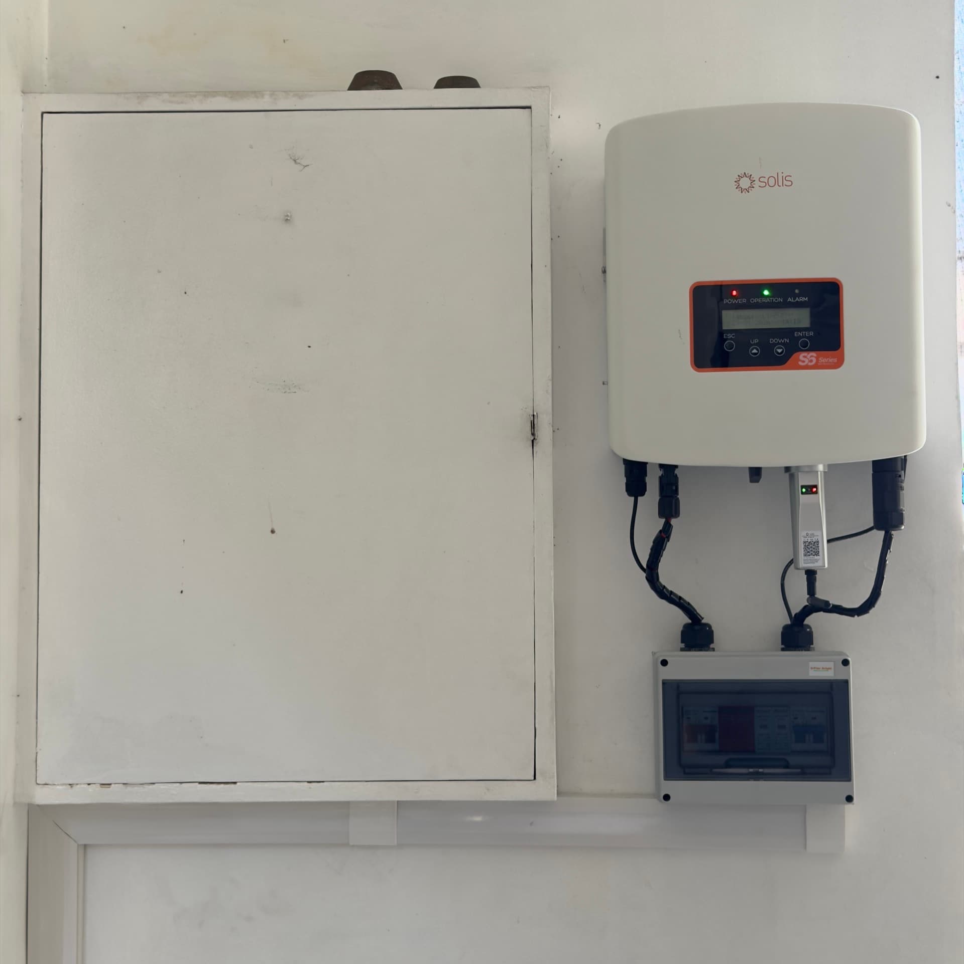 3.2KW Solar PV Grid tie System view 3