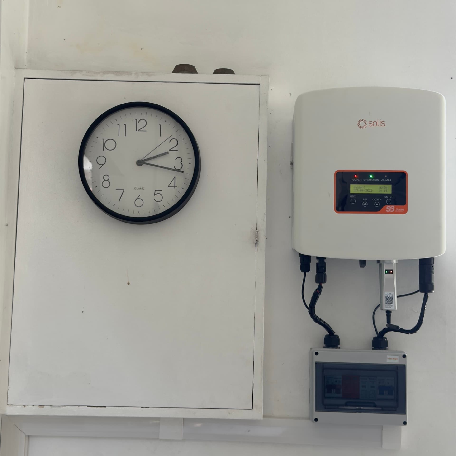3.2KW Solar PV Grid tie System view 4