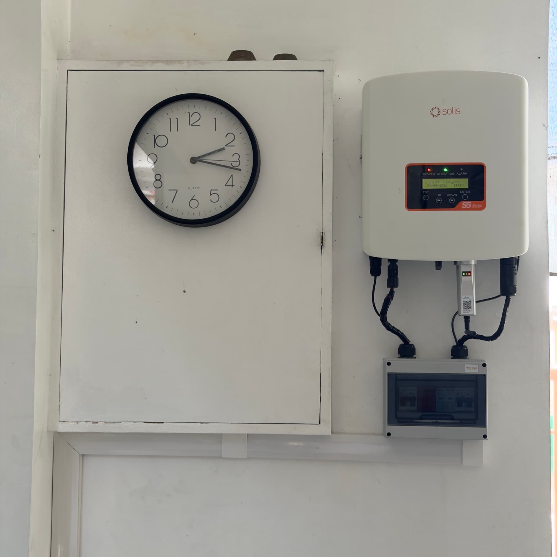 3.2KW Solar PV Grid tie System view 5